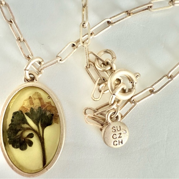 SUCZCH Pressed Flower Oval Necklace Gold Tone 18” cottagecore boho - Picture 1 of 4